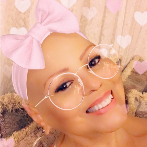 Meet your Posher, Pamela - Picture 2 of 3